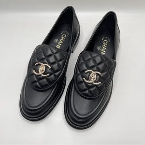 CHANEL Leather flats